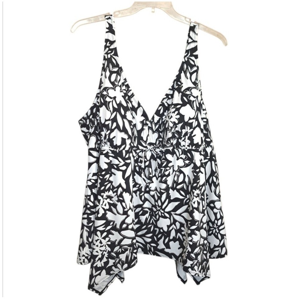 Avenue Women's One-Piece Tropical Tankini Sharkbite Top 32 Black/White Floral